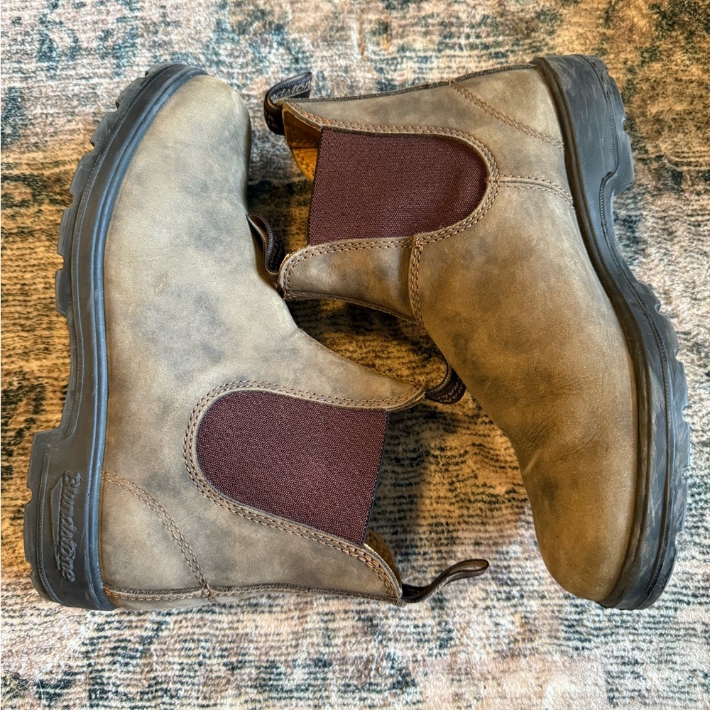 Blundstone Chelsea boots